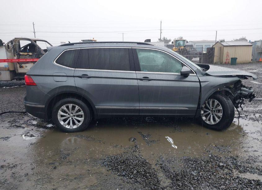 Photo 14 of 2018 Volkswagen Tiguan (VIN 3VV2B7AX0JM120145)