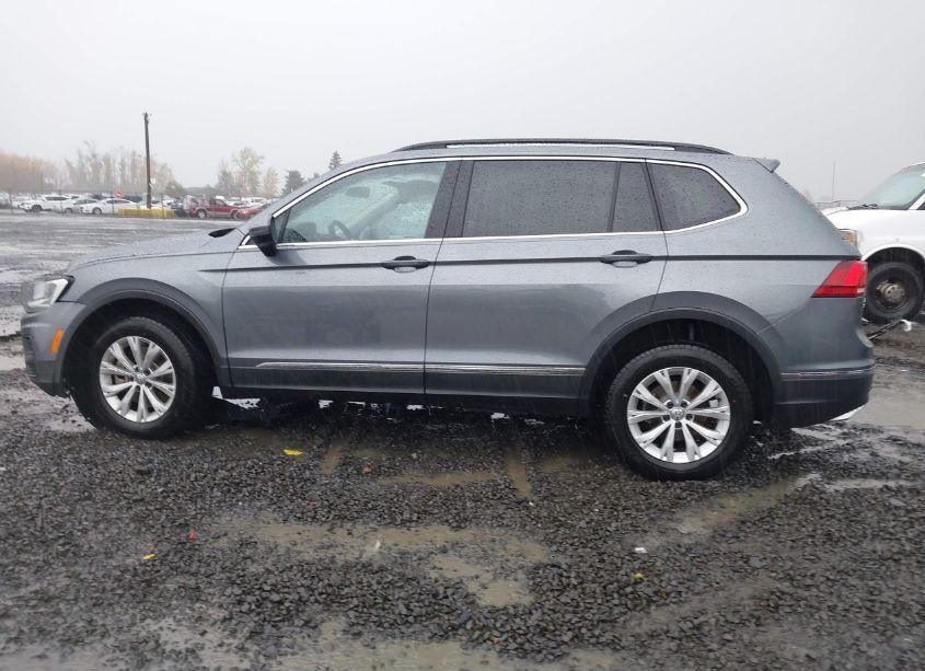 Photo 15 of 2018 Volkswagen Tiguan (VIN 3VV2B7AX0JM120145)