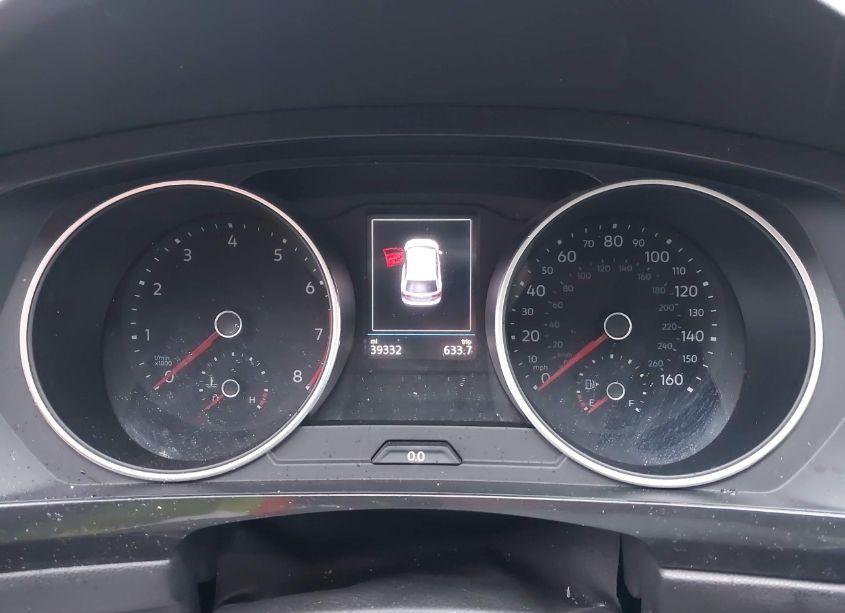 Photo 7 of 2018 Volkswagen Tiguan (VIN 3VV2B7AX0JM120145)