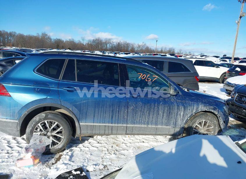 Photo 13 of 2018 Volkswagen Tiguan (VIN 3VV2B7AX0JM138838)