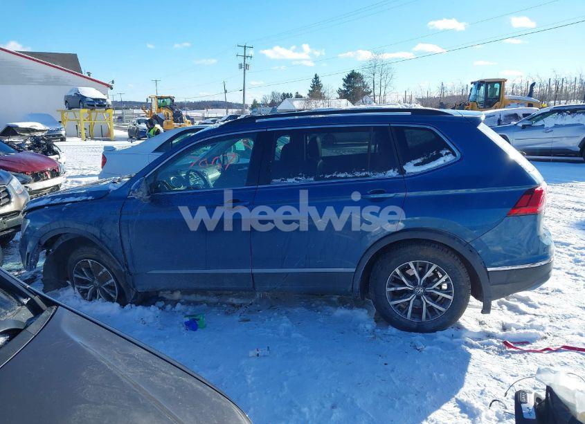 Photo 14 of 2018 Volkswagen Tiguan (VIN 3VV2B7AX0JM138838)