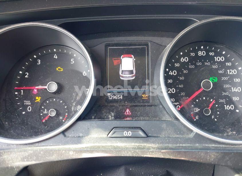 Photo 7 of 2018 Volkswagen Tiguan (VIN 3VV2B7AX0JM138838)