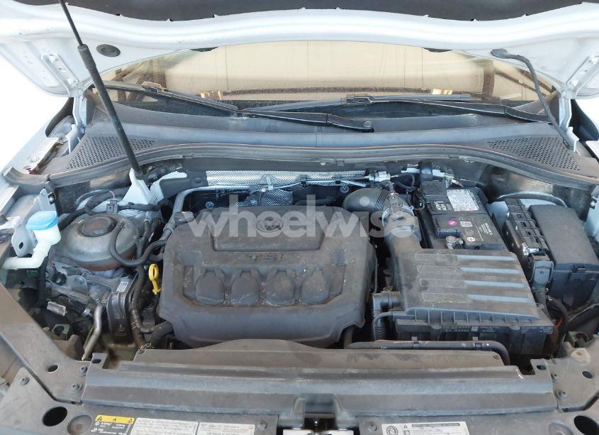 Photo 10 of 2018 Volkswagen Tiguan 2.0T SE/2.0T SEL (VIN 3VV2B7AX0JM197274)