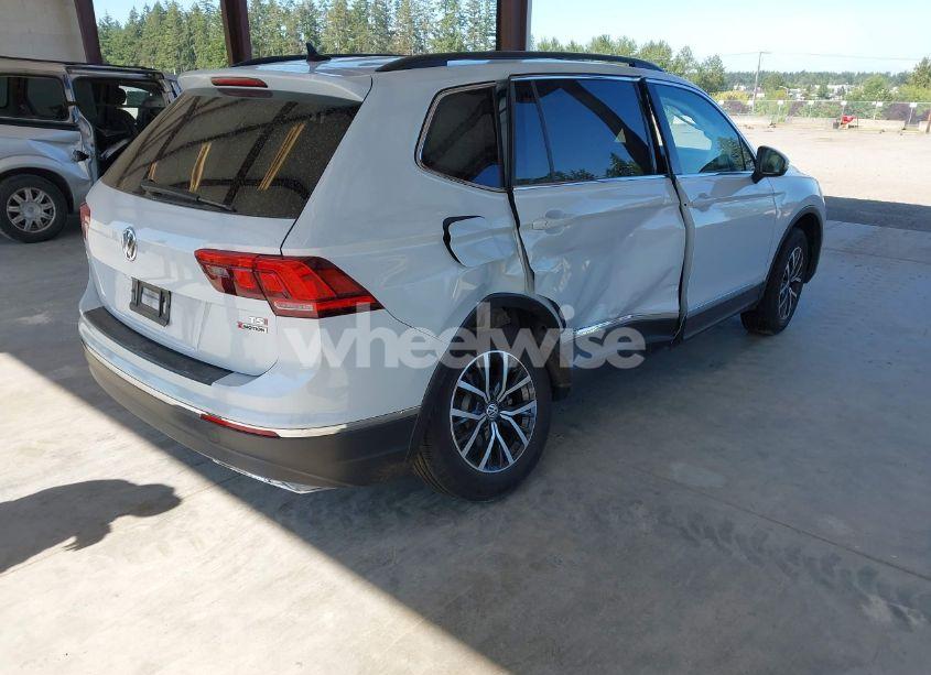 Photo 4 of 2018 Volkswagen Tiguan 2.0T SE/2.0T SEL (VIN 3VV2B7AX0JM197274)