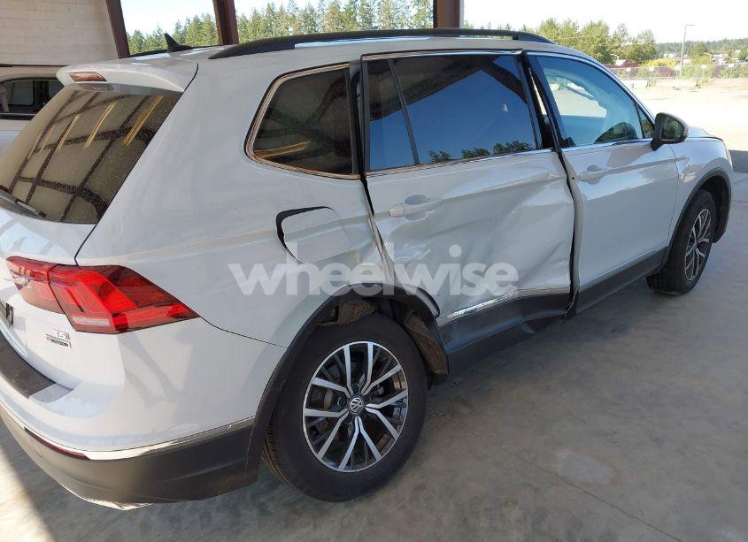 Photo 6 of 2018 Volkswagen Tiguan 2.0T SE/2.0T SEL (VIN 3VV2B7AX0JM197274)