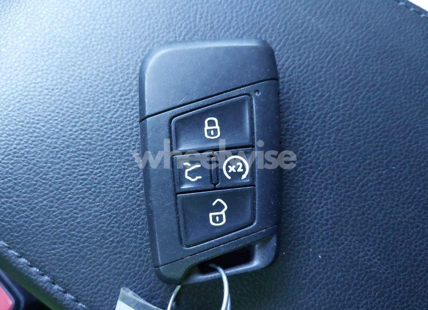 Photo 11 of 2019 Volkswagen Tiguan 2.0T SE/2.0T SEL/2.0T SEL R-LINE/2.0T SEL R-LINE BLACK (VIN 3VV2B7AX0KM020998)