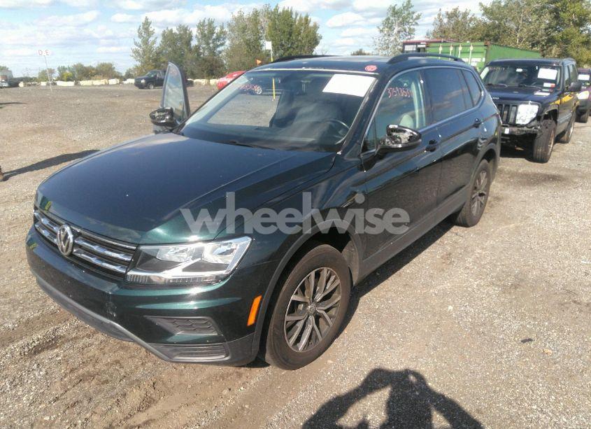 Photo 2 of 2019 Volkswagen Tiguan 2.0T SEL/2.0T SEL R-LINE/2.0T SEL R-LINE BLACK/2.0T SE (VIN 3VV2B7AX0KM149436)