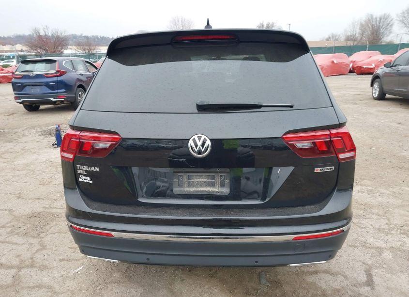 Photo 16 of 2019 Volkswagen Tiguan 2.0T SE/2.0T SEL/2.0T SEL R-LINE/2.0T SEL R-LINE BLACK (VIN 3VV2B7AX0KM200286)