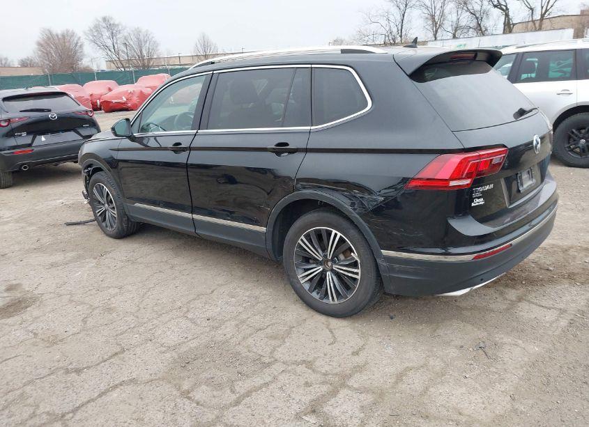 Photo 3 of 2019 Volkswagen Tiguan 2.0T SE/2.0T SEL/2.0T SEL R-LINE/2.0T SEL R-LINE BLACK (VIN 3VV2B7AX0KM200286)