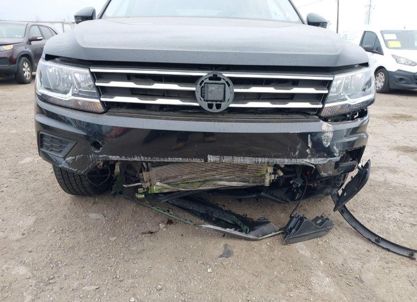 Photo 6 of 2019 Volkswagen Tiguan 2.0T SE/2.0T SEL/2.0T SEL R-LINE/2.0T SEL R-LINE BLACK (VIN 3VV2B7AX0KM200286)