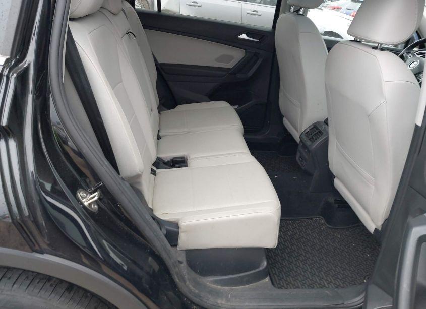 Photo 8 of 2019 Volkswagen Tiguan 2.0T SE/2.0T SEL/2.0T SEL R-LINE/2.0T SEL R-LINE BLACK (VIN 3VV2B7AX0KM200286)