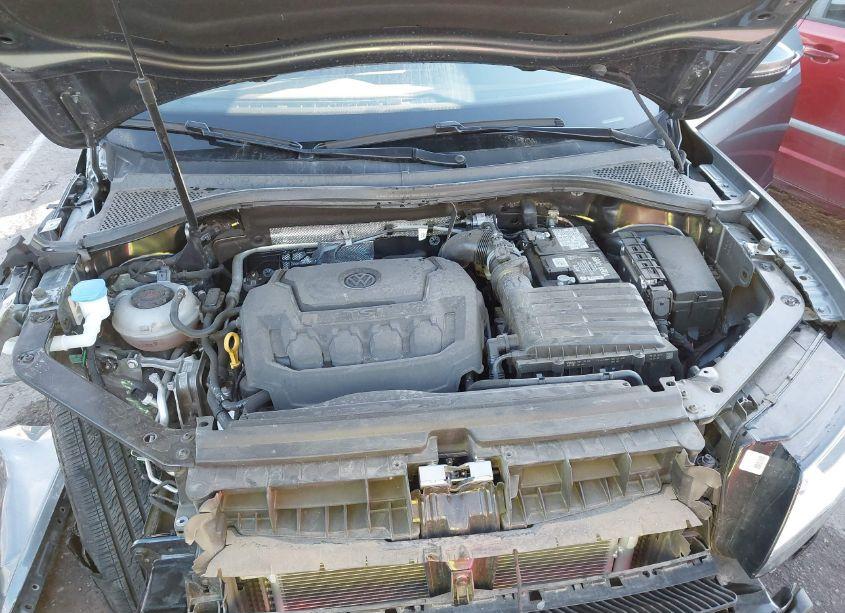 Photo 10 of 2020 Volkswagen Tiguan 2.0T SE/2.0T SE R-LINE BLACK/2.0T SEL (VIN 3VV2B7AX0LM021828)