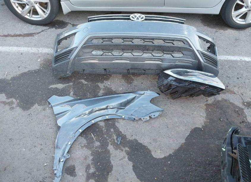 Photo 12 of 2020 Volkswagen Tiguan 2.0T SE/2.0T SE R-LINE BLACK/2.0T SEL (VIN 3VV2B7AX0LM021828)