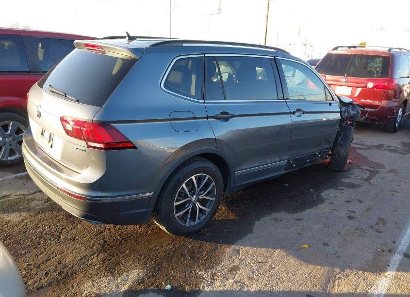 Photo 4 of 2020 Volkswagen Tiguan 2.0T SE/2.0T SE R-LINE BLACK/2.0T SEL (VIN 3VV2B7AX0LM021828)