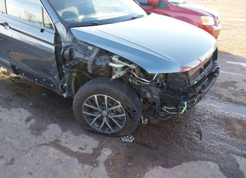 Photo 6 of 2020 Volkswagen Tiguan 2.0T SE/2.0T SE R-LINE BLACK/2.0T SEL (VIN 3VV2B7AX0LM021828)