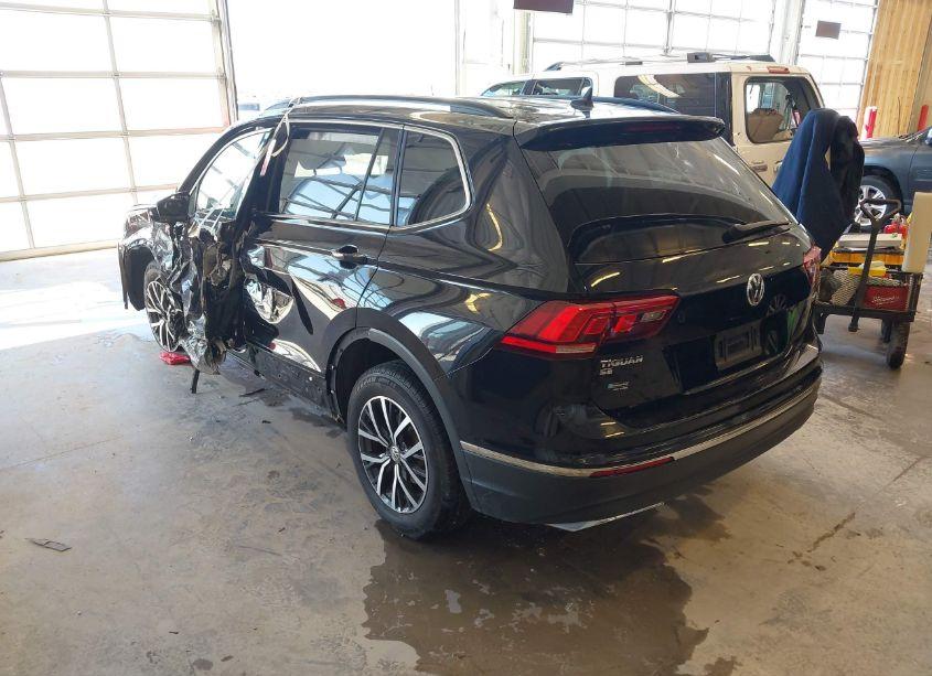 Photo 3 of 2020 Volkswagen Tiguan 2.0T SE/2.0T SE R-LINE BLACK/2.0T SEL (VIN 3VV2B7AX0LM105034)