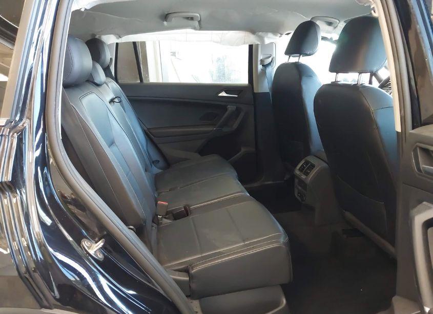 Photo 8 of 2020 Volkswagen Tiguan 2.0T SE/2.0T SE R-LINE BLACK/2.0T SEL (VIN 3VV2B7AX0LM105034)