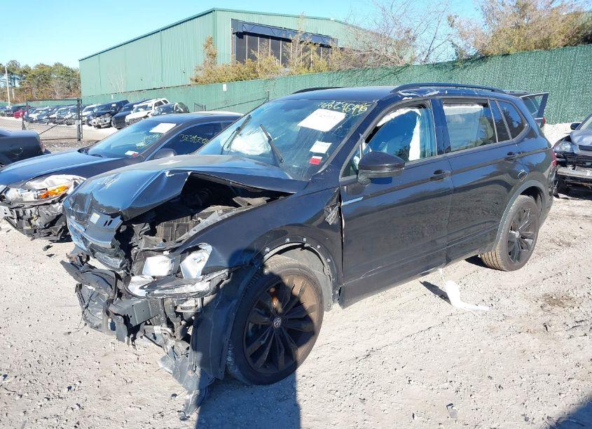 Photo 2 of 2020 Volkswagen Tiguan 2.0T SE/2.0T SE R-LINE BLACK/2.0T SEL (VIN 3VV2B7AX0LM159529)