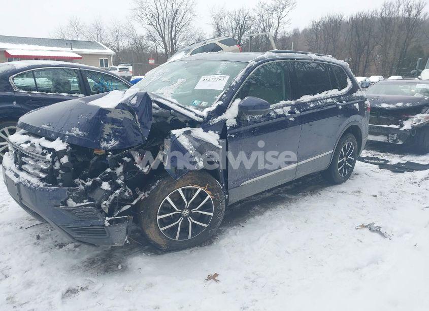 Photo 2 of 2021 Volkswagen Tiguan 2.0T SE/2.0T SE R-LINE BLACK/2.0T SEL (VIN 3VV2B7AX0MM029350)