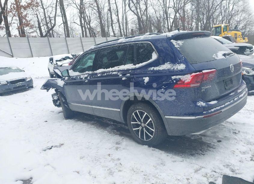 Photo 3 of 2021 Volkswagen Tiguan 2.0T SE/2.0T SE R-LINE BLACK/2.0T SEL (VIN 3VV2B7AX0MM029350)