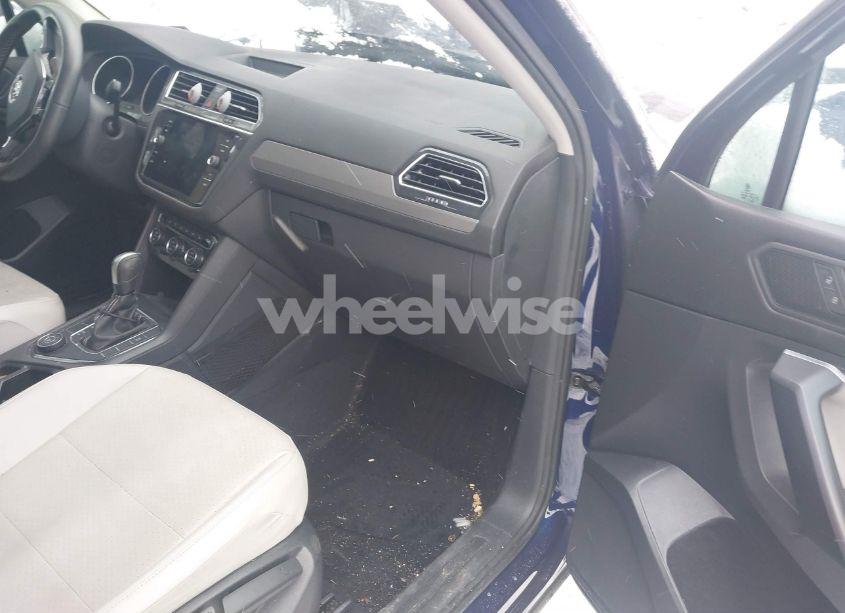 Photo 5 of 2021 Volkswagen Tiguan 2.0T SE/2.0T SE R-LINE BLACK/2.0T SEL (VIN 3VV2B7AX0MM029350)