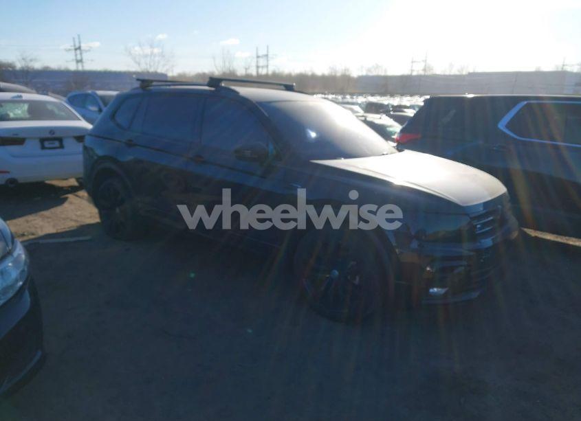 2021 Volkswagen Tiguan 2.0T SE/2.0T SE R-LINE BLACK/2.0T SEL (VIN 3VV2B7AX0MM067581) main photo