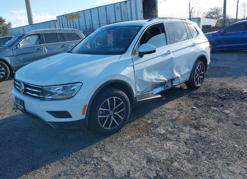 Photo 2 of 2021 Volkswagen Tiguan 2.0T SE/2.0T SE R-LINE BLACK/2.0T SEL (VIN 3VV2B7AX0MM118934)