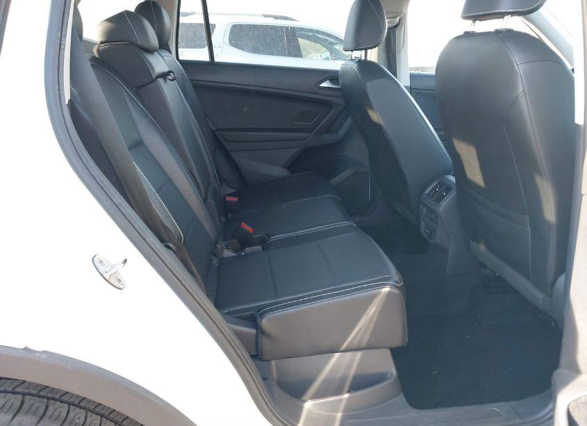 Photo 8 of 2021 Volkswagen Tiguan 2.0T SE/2.0T SE R-LINE BLACK/2.0T SEL (VIN 3VV2B7AX0MM118934)