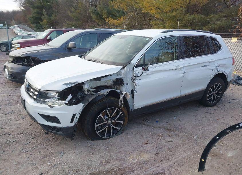 Photo 2 of 2021 Volkswagen Tiguan 2.0T SE/2.0T SE R-LINE BLACK/2.0T SEL (VIN 3VV2B7AX0MM142554)