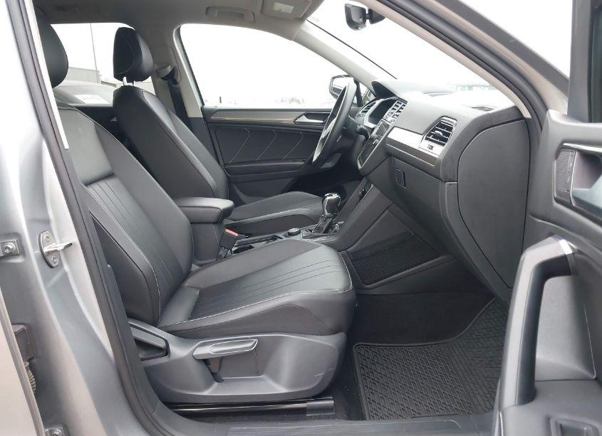 Photo 5 of 2022 Volkswagen Tiguan 2.0T SE (VIN 3VV2B7AX0NM163566)