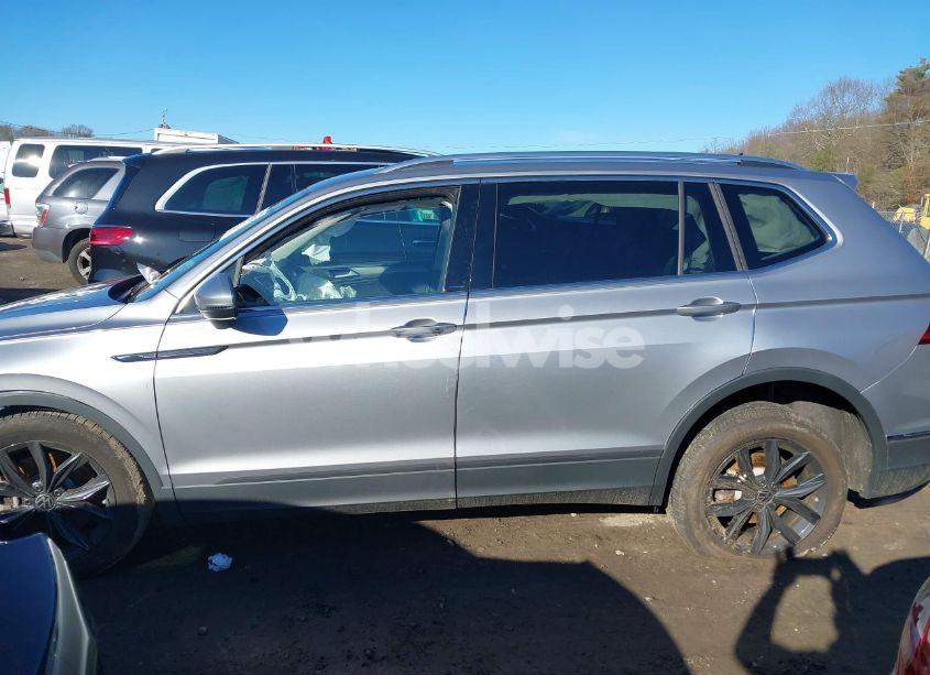 Photo 15 of 2024 Volkswagen Tiguan 2.0T SE/WOLFSBURG EDITION (VIN 3VV2B7AX0RM055180)