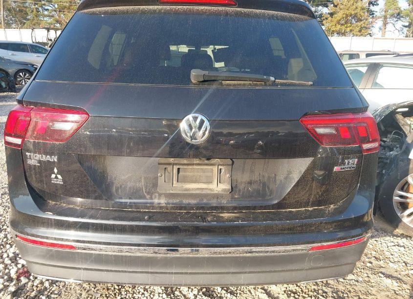 Photo 16 of 2018 Volkswagen Tiguan SE/SEL (VIN 3VV2B7AX1JM067505)