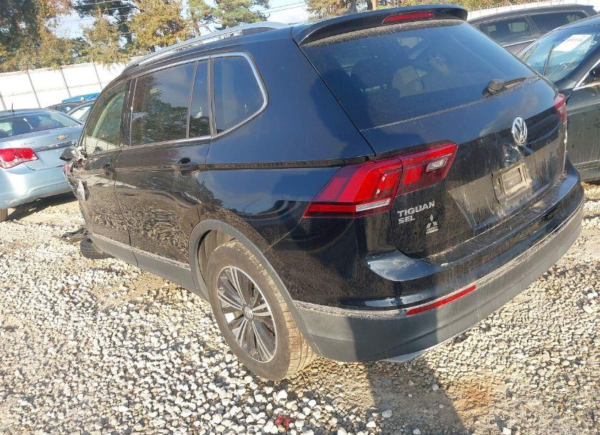 Photo 3 of 2018 Volkswagen Tiguan SE/SEL (VIN 3VV2B7AX1JM067505)