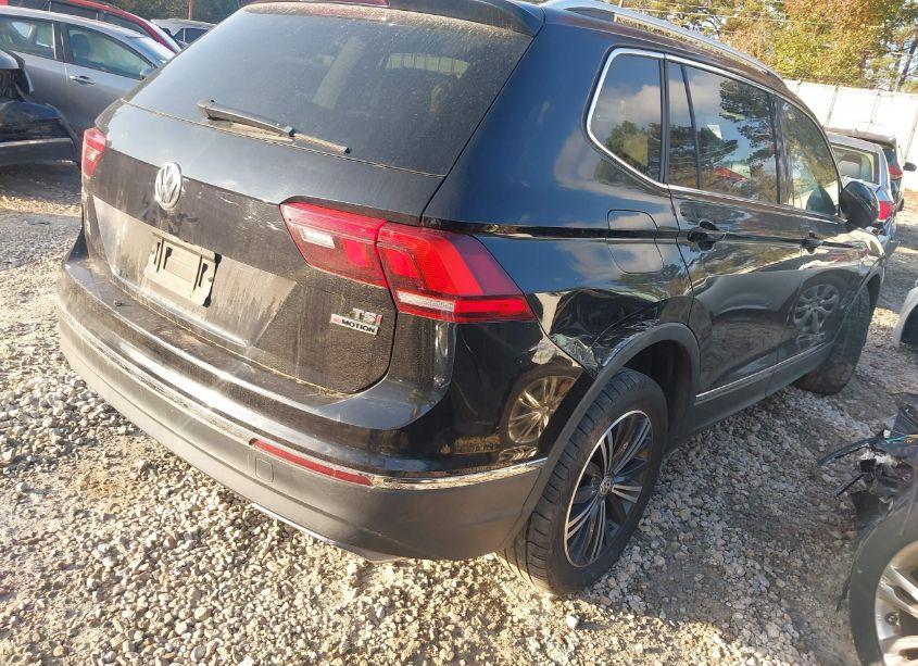 Photo 4 of 2018 Volkswagen Tiguan SE/SEL (VIN 3VV2B7AX1JM067505)