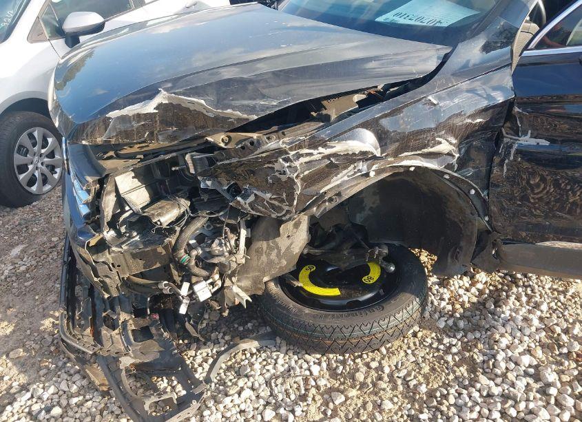 Photo 6 of 2018 Volkswagen Tiguan SE/SEL (VIN 3VV2B7AX1JM067505)