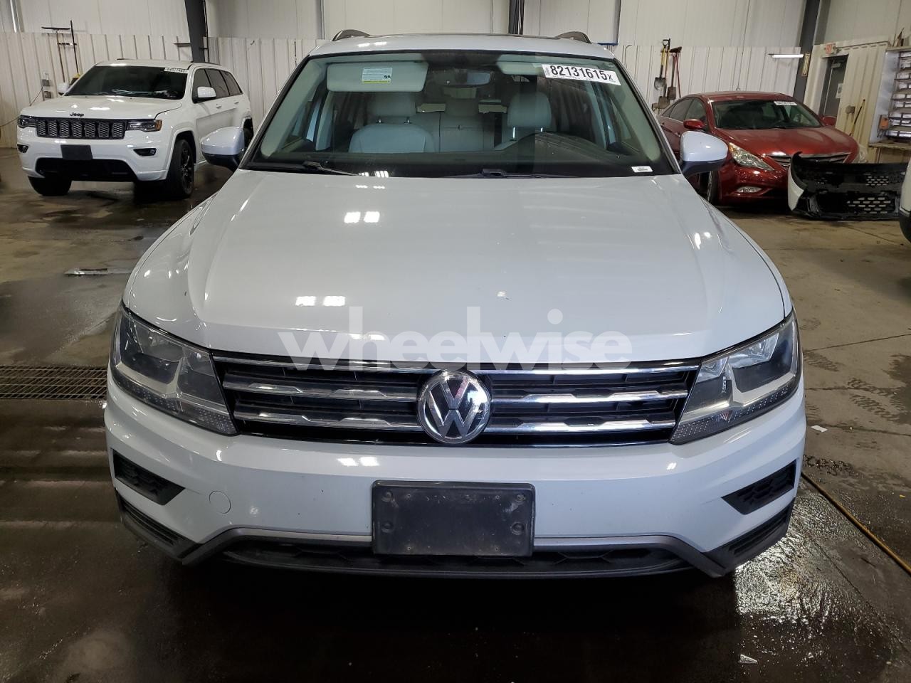 Photo 5 of 2018 VOLKSWAGEN TIGUAN SE (VIN 3VV2B7AX1JM162551)