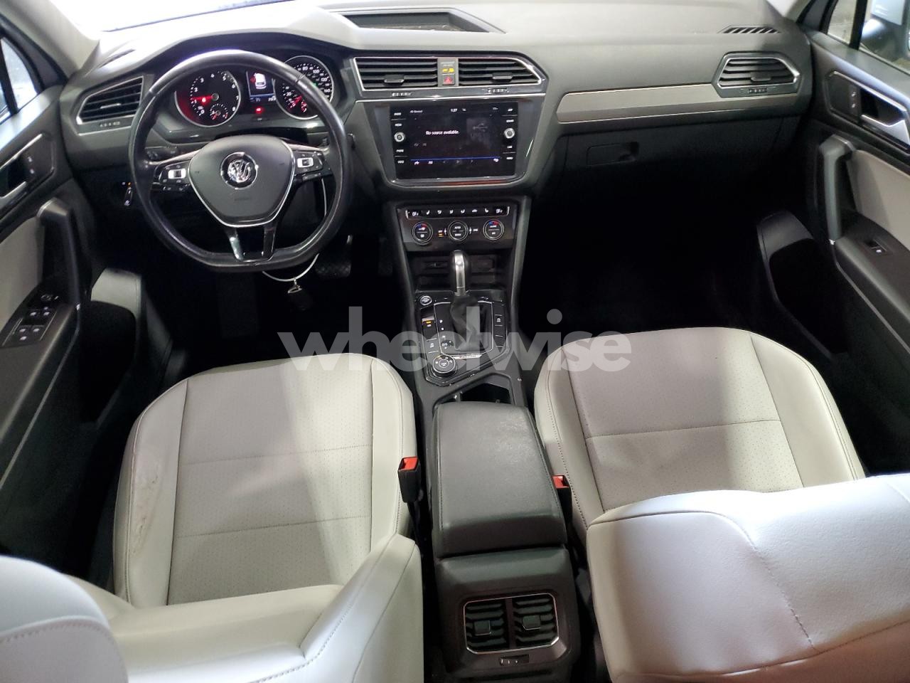 Photo 8 of 2018 VOLKSWAGEN TIGUAN SE (VIN 3VV2B7AX1JM162551)