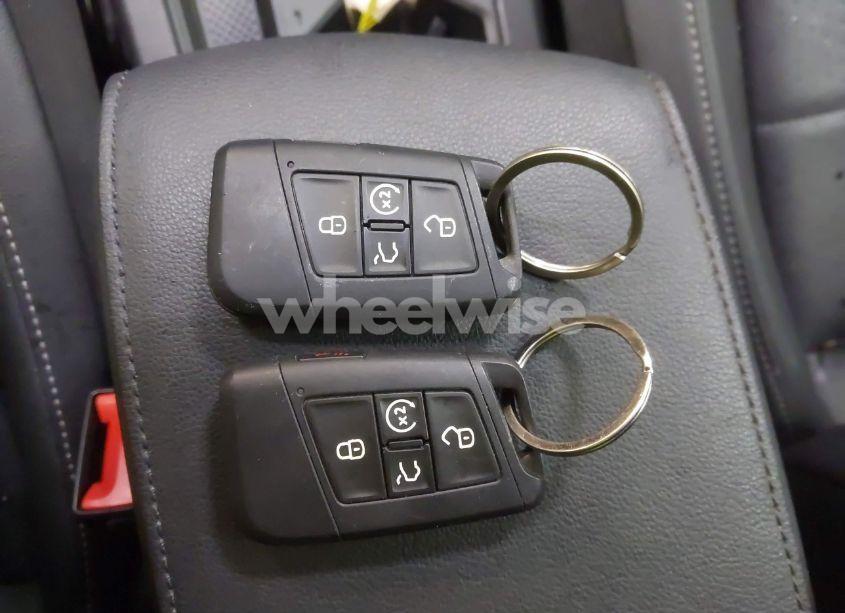 Photo 11 of 2019 Volkswagen Tiguan 2.0T SE/2.0T SEL/2.0T SEL R-LINE/2.0T SEL R-LINE BLACK (VIN 3VV2B7AX1KM008360)