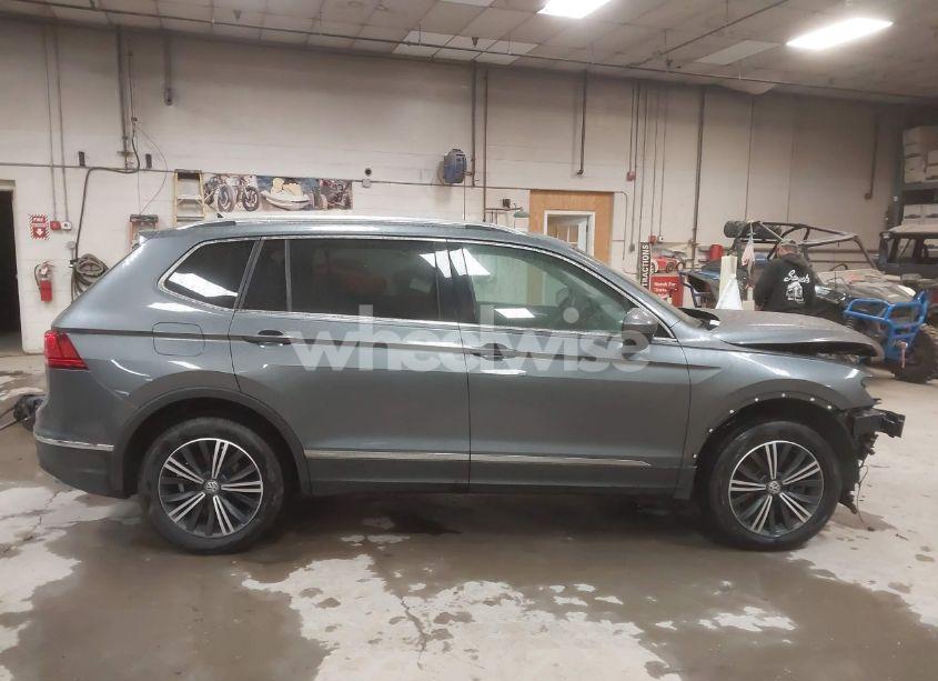 Photo 14 of 2019 Volkswagen Tiguan 2.0T SE/2.0T SEL/2.0T SEL R-LINE/2.0T SEL R-LINE BLACK (VIN 3VV2B7AX1KM008360)
