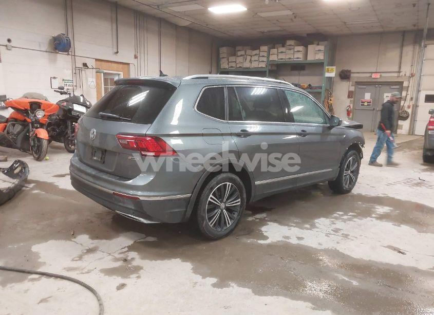 Photo 4 of 2019 Volkswagen Tiguan 2.0T SE/2.0T SEL/2.0T SEL R-LINE/2.0T SEL R-LINE BLACK (VIN 3VV2B7AX1KM008360)