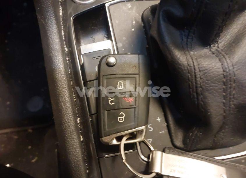 Photo 11 of 2019 Volkswagen Tiguan 2.0T SE/2.0T SEL/2.0T SEL R-LINE/2.0T SEL R-LINE BLACK (VIN 3VV2B7AX1KM011114)