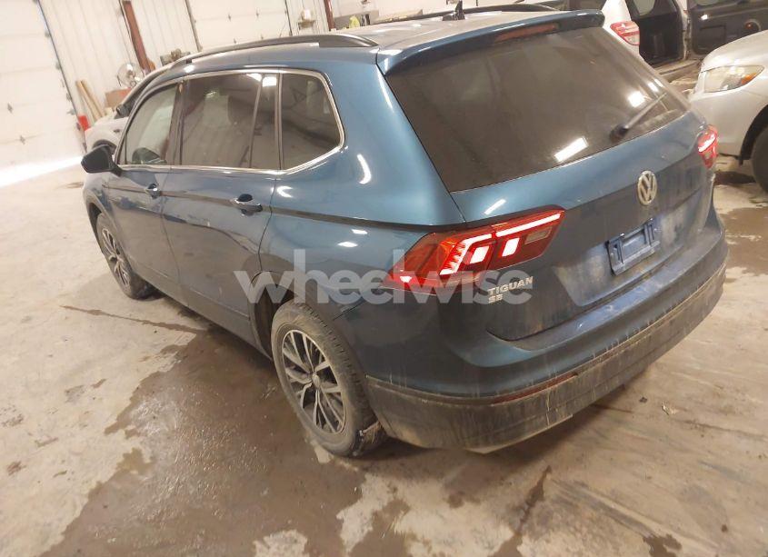 Photo 3 of 2019 Volkswagen Tiguan 2.0T SE/2.0T SEL/2.0T SEL R-LINE/2.0T SEL R-LINE BLACK (VIN 3VV2B7AX1KM011114)