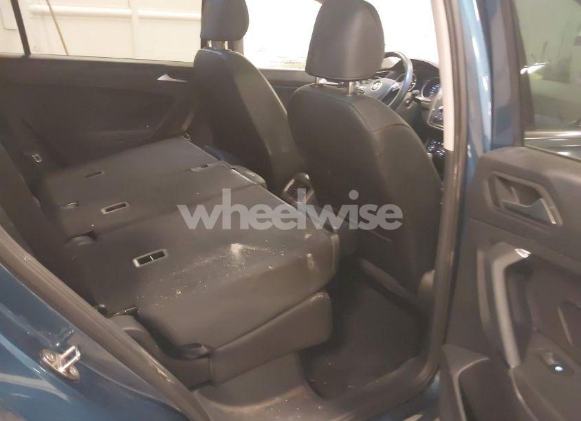 Photo 8 of 2019 Volkswagen Tiguan 2.0T SE/2.0T SEL/2.0T SEL R-LINE/2.0T SEL R-LINE BLACK (VIN 3VV2B7AX1KM011114)