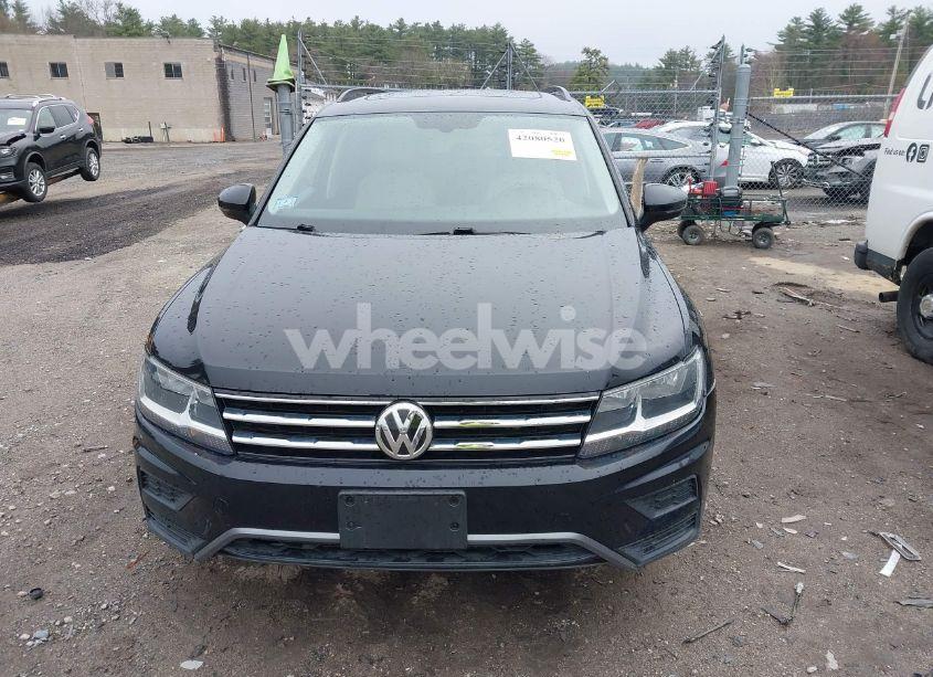 Photo 13 of 2019 Volkswagen Tiguan 2.0T SE/2.0T SEL/2.0T SEL R-LINE/2.0T SEL R-LINE BLACK (VIN 3VV2B7AX1KM016264)