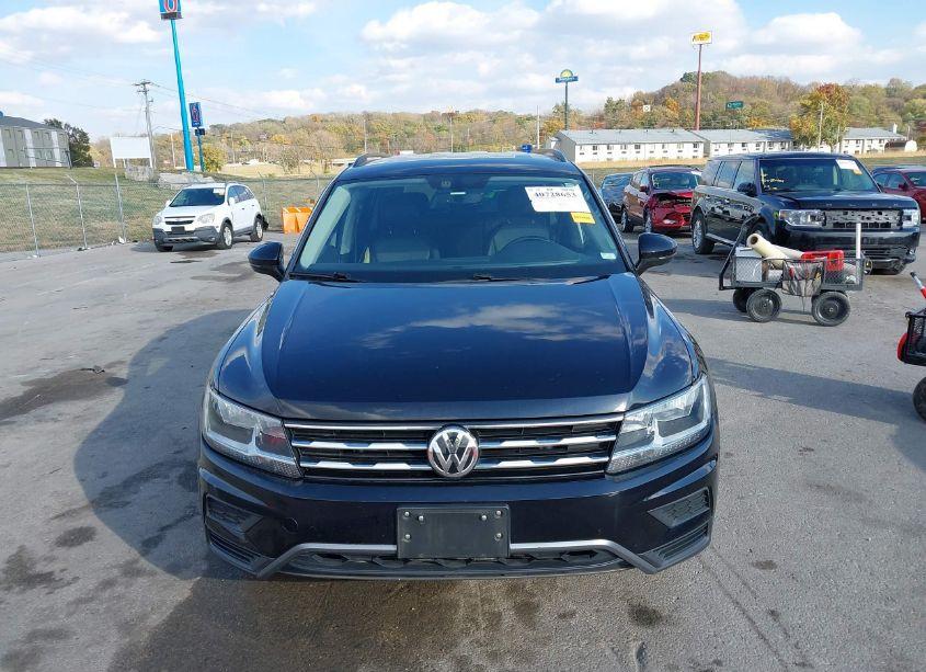 Photo 12 of 2019 Volkswagen Tiguan 2.0T SE/2.0T SEL/2.0T SEL R-LINE/2.0T SEL R-LINE BLACK (VIN 3VV2B7AX1KM055811)
