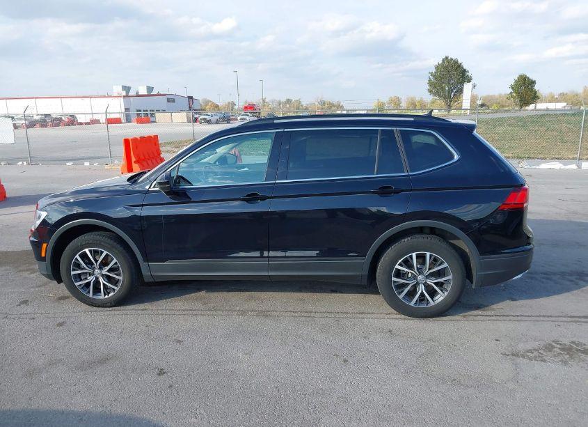 Photo 14 of 2019 Volkswagen Tiguan 2.0T SE/2.0T SEL/2.0T SEL R-LINE/2.0T SEL R-LINE BLACK (VIN 3VV2B7AX1KM055811)
