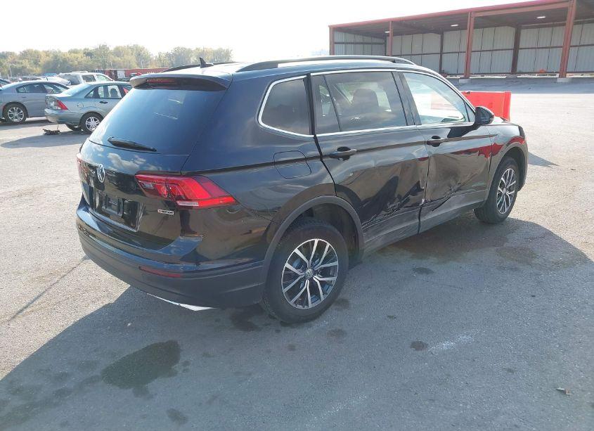 Photo 4 of 2019 Volkswagen Tiguan 2.0T SE/2.0T SEL/2.0T SEL R-LINE/2.0T SEL R-LINE BLACK (VIN 3VV2B7AX1KM055811)