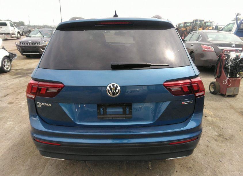 Photo 16 of 2019 Volkswagen Tiguan 2.0T SE/2.0T SEL/2.0T SEL R-LINE/2.0T SEL R-LINE BLACK (VIN 3VV2B7AX1KM083625)