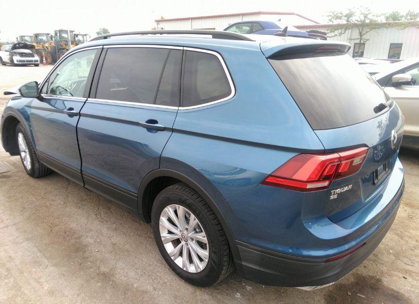 Photo 3 of 2019 Volkswagen Tiguan 2.0T SE/2.0T SEL/2.0T SEL R-LINE/2.0T SEL R-LINE BLACK (VIN 3VV2B7AX1KM083625)