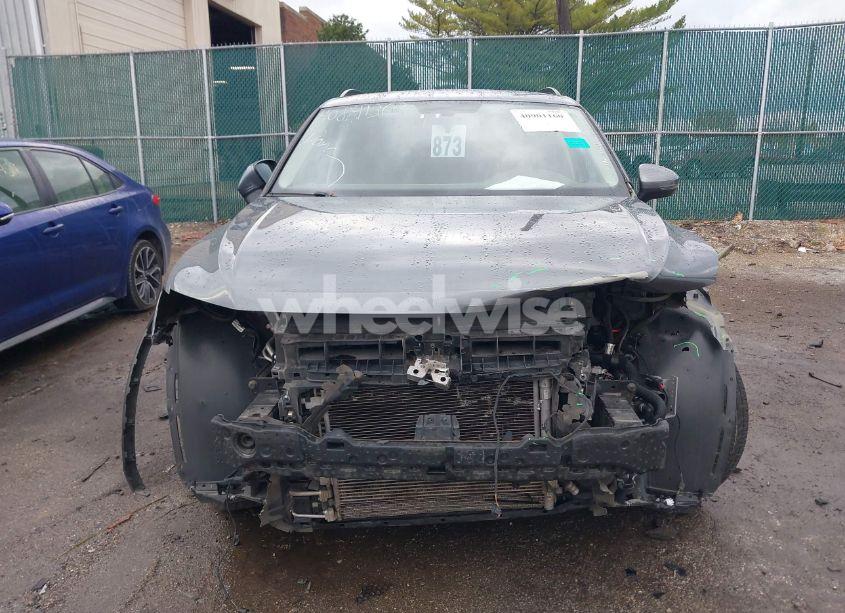 Photo 13 of 2019 Volkswagen Tiguan 2.0T SE/2.0T SEL/2.0T SEL R-LINE/2.0T SEL R-LINE BLACK (VIN 3VV2B7AX1KM089571)